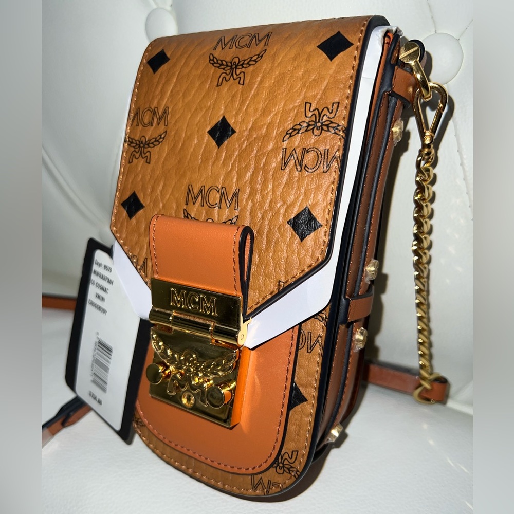 BNWT MCM Patricia Crossbody Visetos/Gold Cell Phone Case Bag $750 (+ $75 CA tax)
